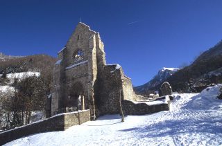 Aulps, abbatiale, façade