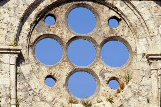 Aulps, abbatiale, façade, rosace