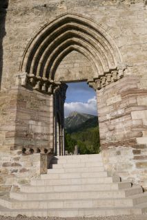 Aulps, abbatiale, façade, portail