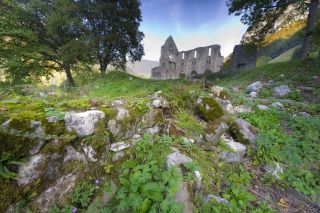 Aulps, abbatiale, nef, vestiges