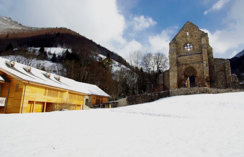 Aulps, abbatiale, abbaye, rosace, façade