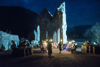 Découvrez l'histoire de l'Abbaye d'Aulps lors d'une visite aux flambeaux